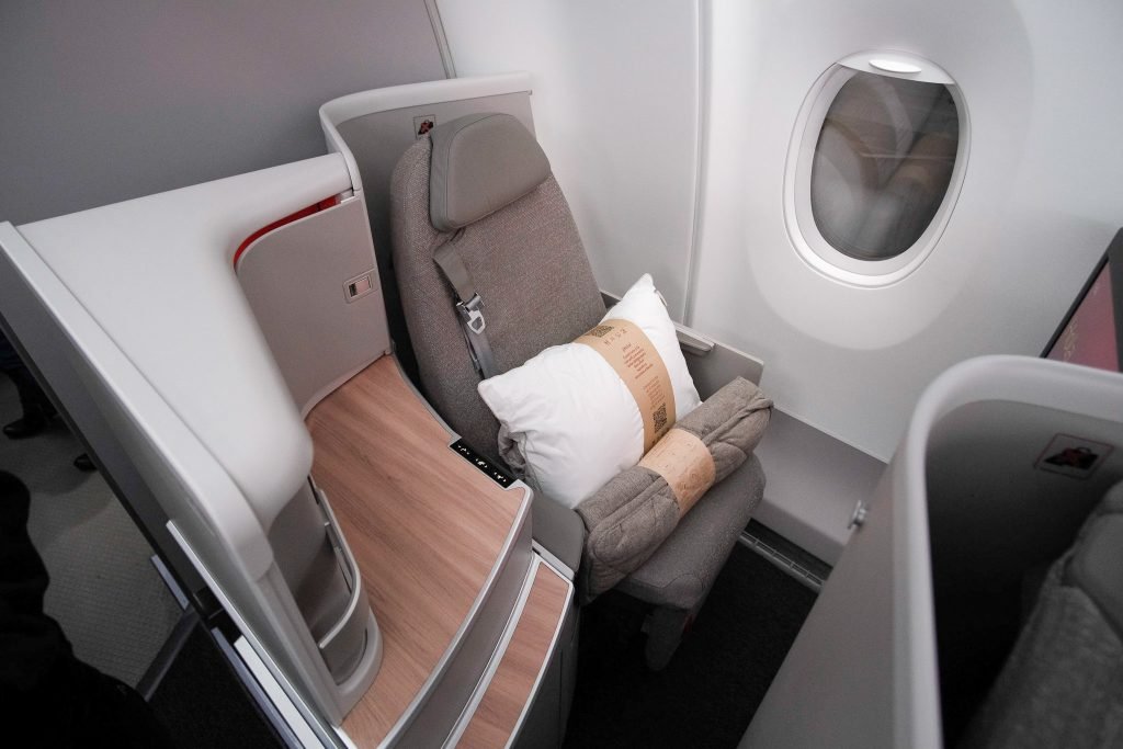 Iberia business with British Airways Avios points