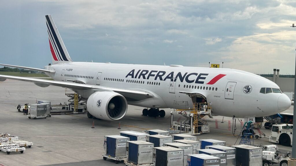 Review: Air France Business Class from Ottawa to Paris on 777-200