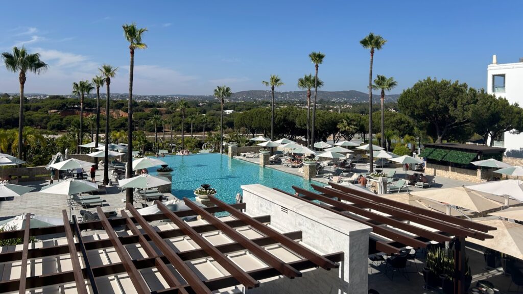 Best Hotel Loyalty Programs In Canada: How they Work