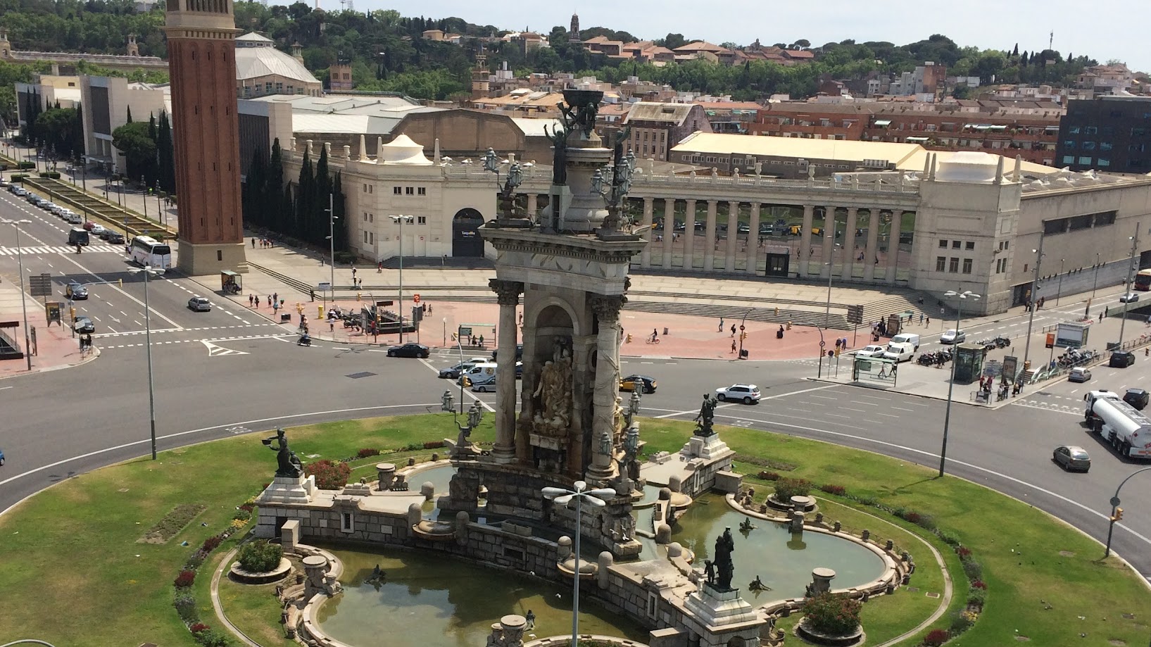 Travel Points vs Cash Back: What’s Best in Canada?