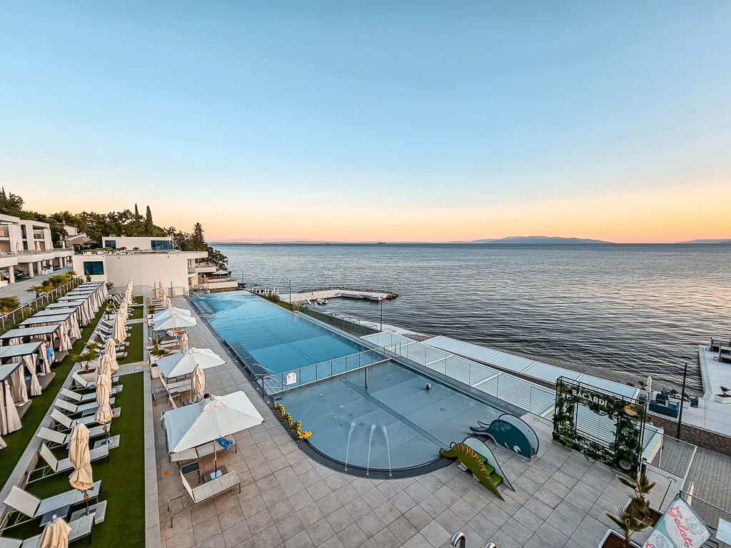 Hilton Honors American Express: Up to 70,000 Points and Free Night Award Offer